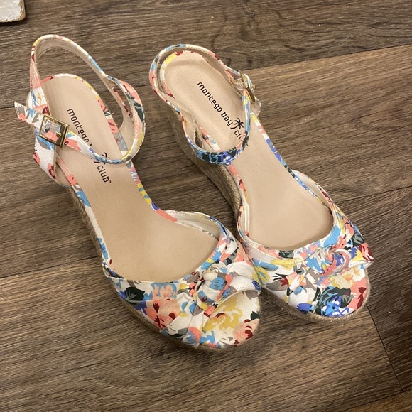 Montego Bay Club Floral wedge size 8 - Picture 5 of 10